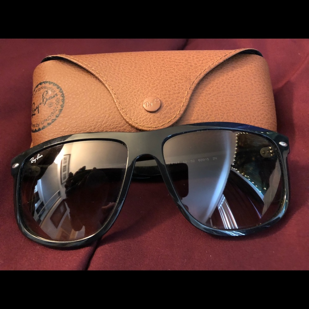 Ray Ban RB4147 601/32 black sunglasses